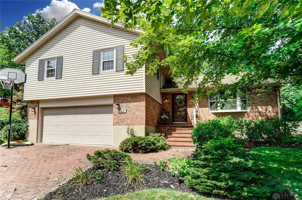 Property Photo: 617 Kings Cross Court OH 45449