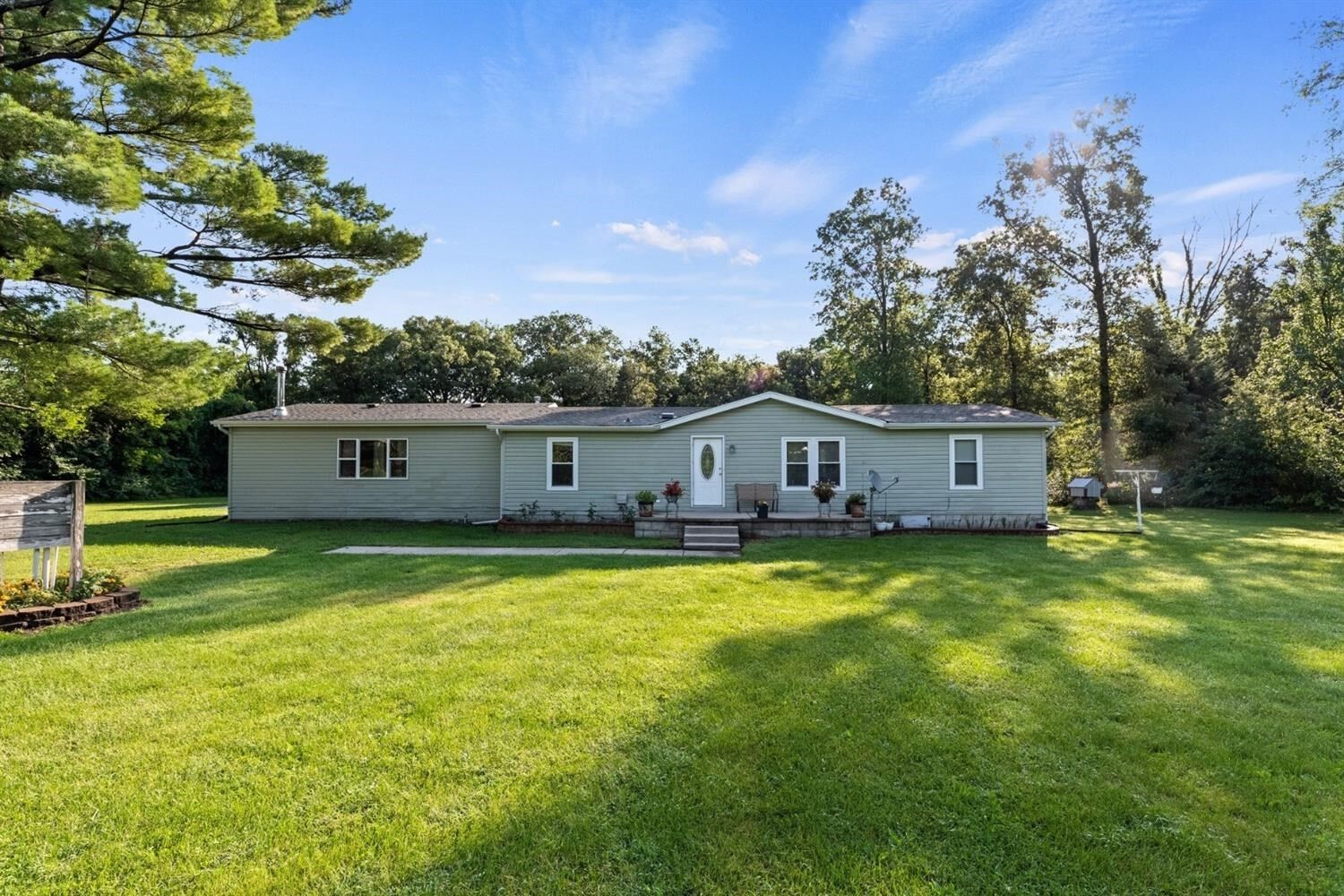 Property Photo: 11619 N 600 IN 46310