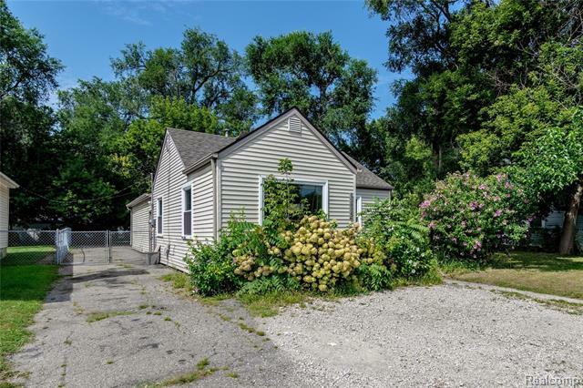 Property Photo:  11635 Inkster Road  MI 48150 