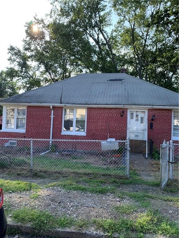 Property Photo:  563 Pearl Harbor Street  CT 06610 