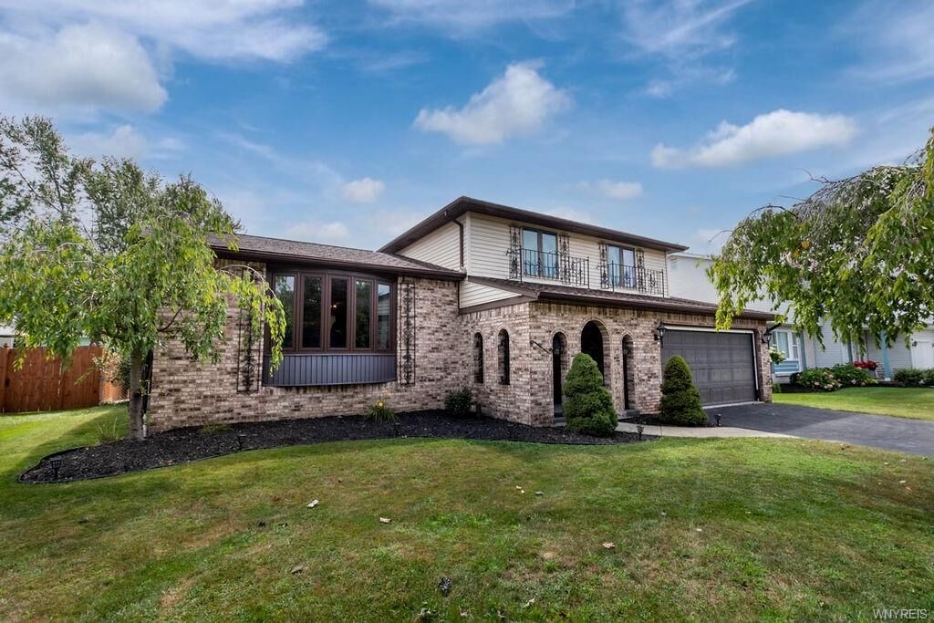 Property Photo:  127 Northridge Drive  NY 14224 