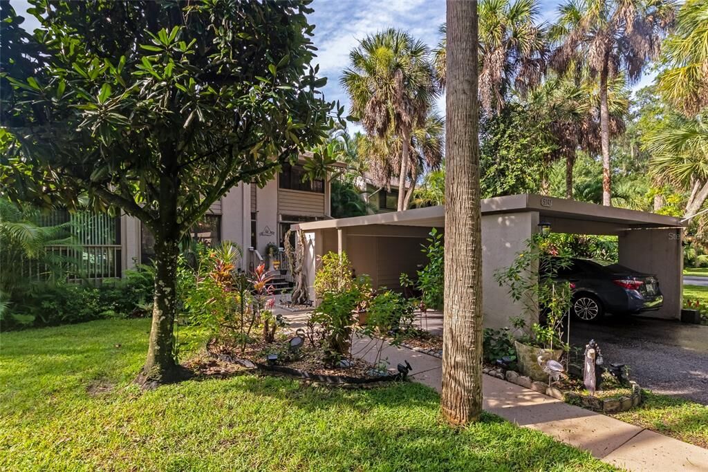 Property Photo: 5142 Lancewood Drive 4 FL 34232