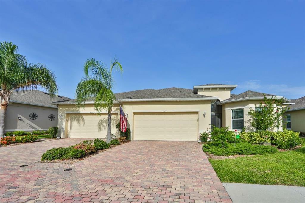 Property Photo:  727 Chipper Drive  FL 33573 