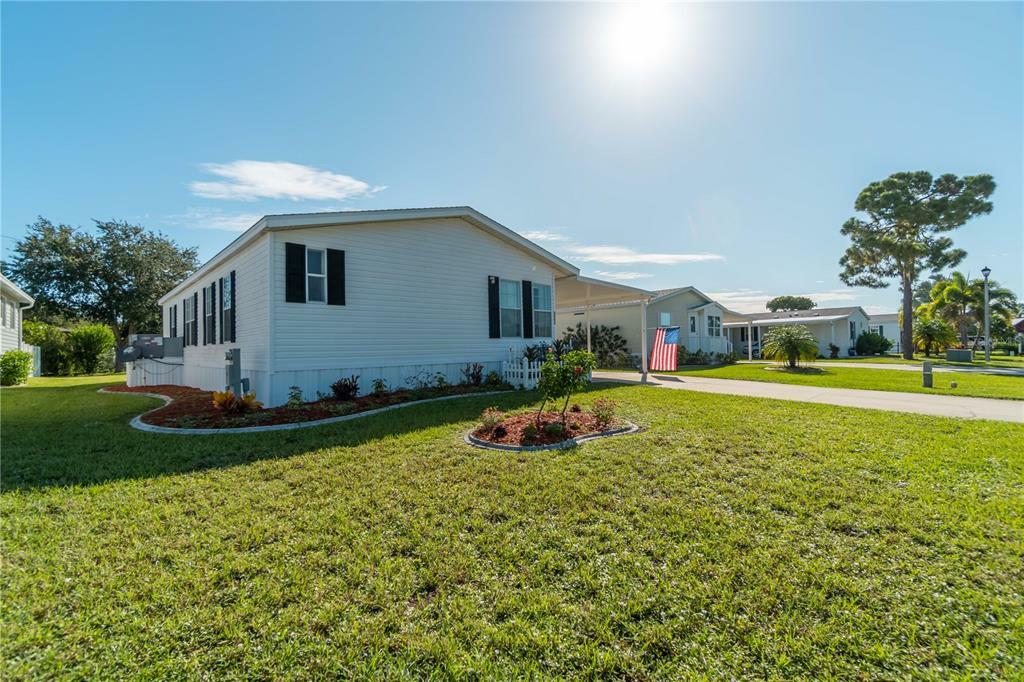 Property Photo:  9082 Pinehaven Way  FL 34224 