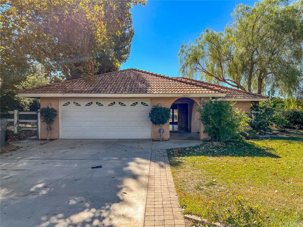 Property Photo:  14365 Quailridge Drive  CA 92503 