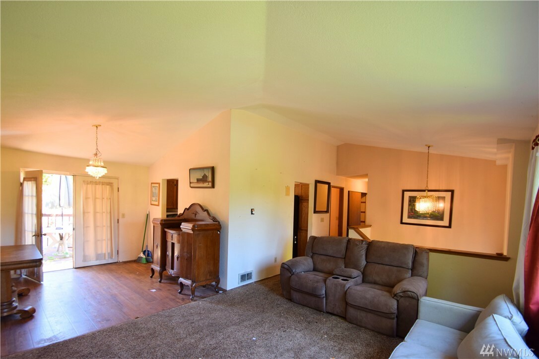 Property Photo:  20832 Poplar Wy  WA 98036 