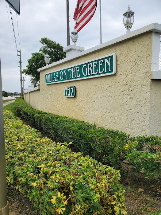 Property Photo: 717 S US Highway 1 405 FL 33477