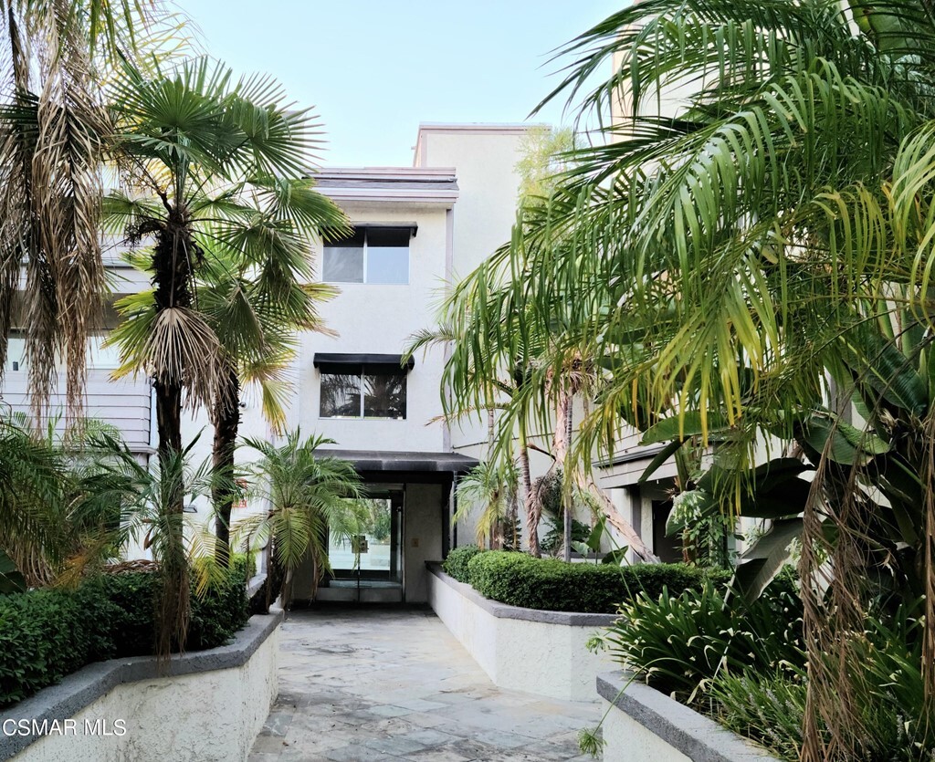 Property Photo:  20253 Keswick Street 233  CA 91306 
