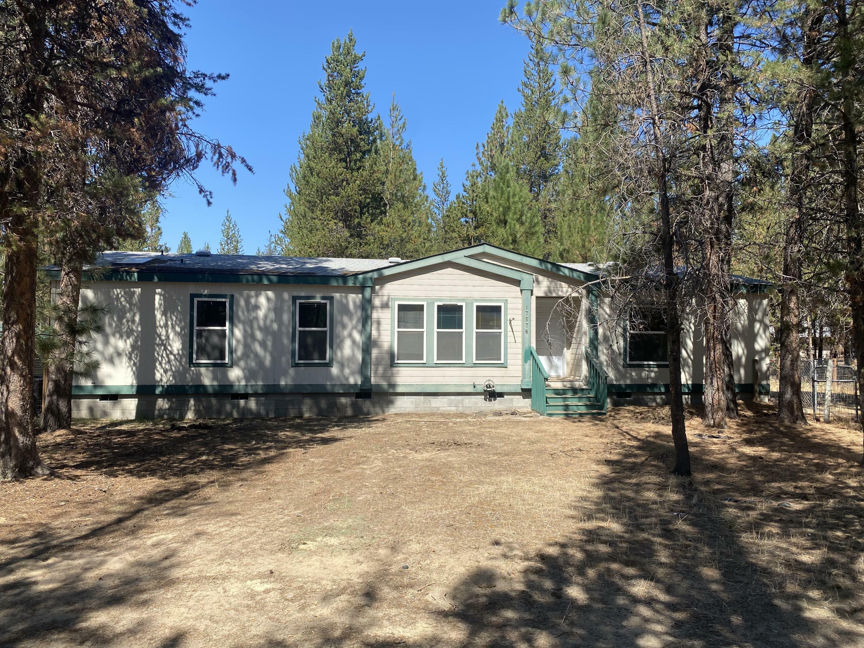 Property Photo:  17576 Rosland Road  OR 97739 