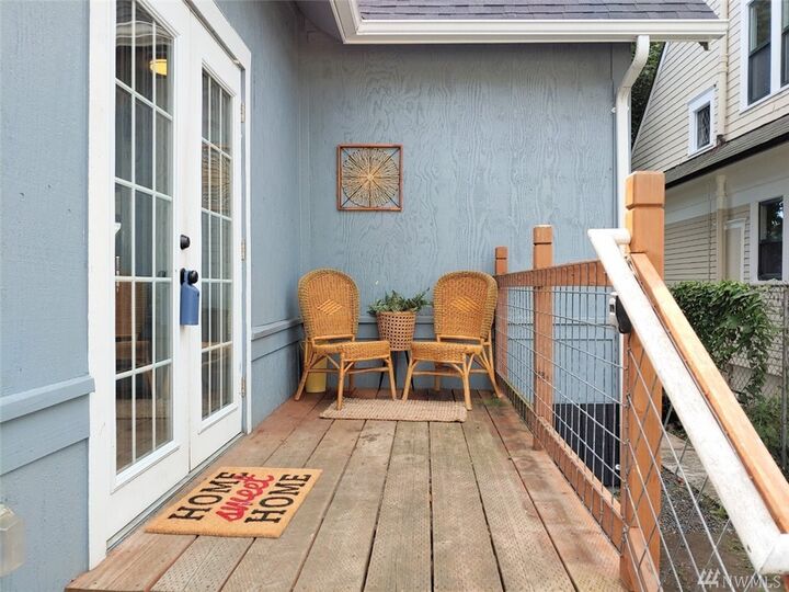 Property Photo:  709 Bluff Ave  WA 98550 