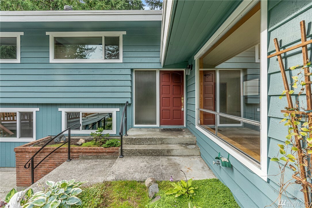 Property Photo:  1209 NE 188th St  WA 98155 