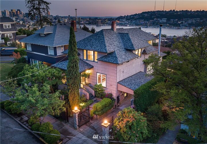 2307 Broadway E  Seattle WA 98102 photo