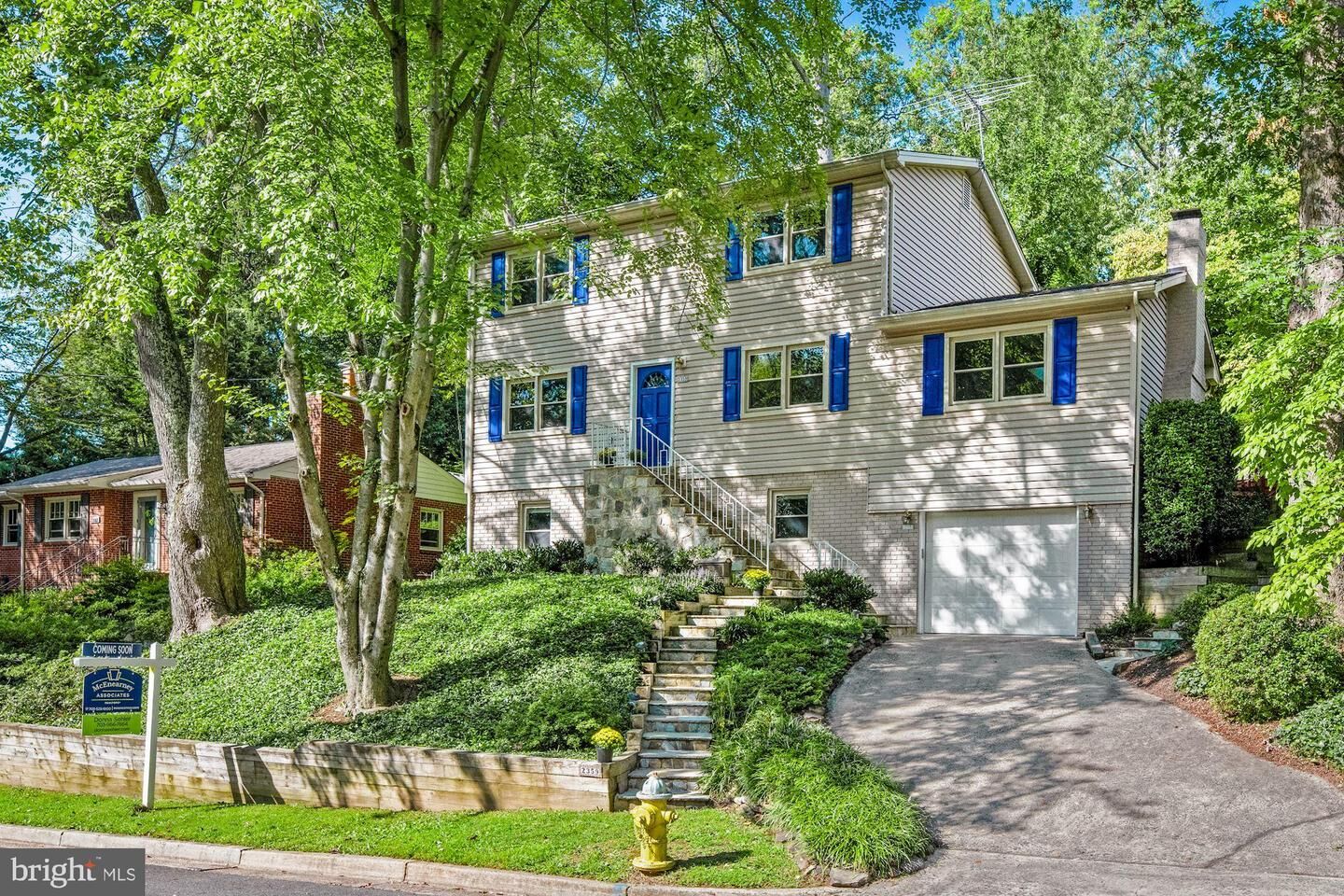 Property Photo:  2359 N Taylor Street  VA 22207 