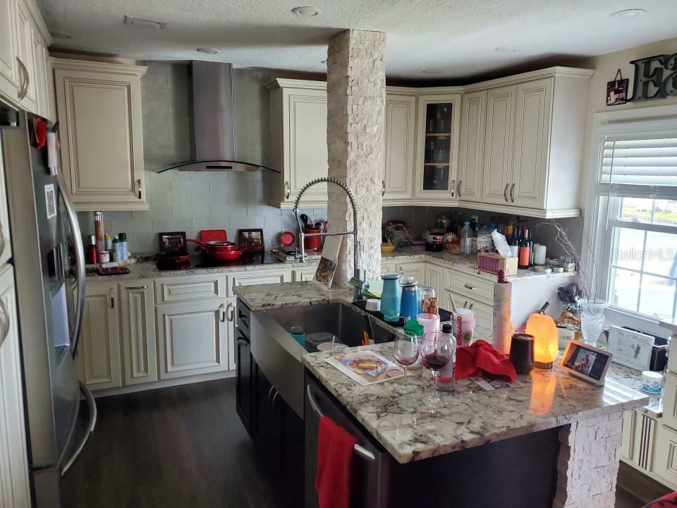 Property Photo:  5023 Starfish Drive SE  FL 33705 