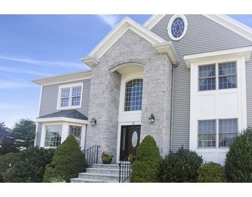 Property Photo: 5 N Ridge Cir MA 01904