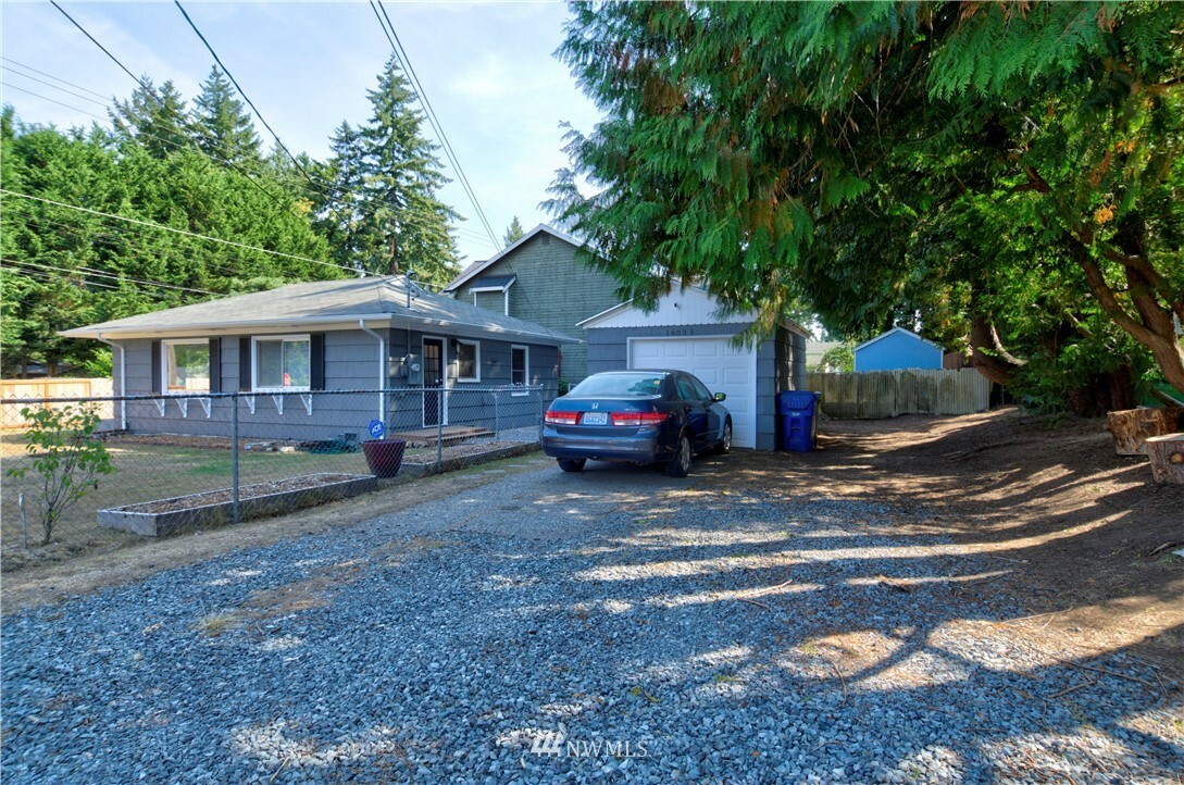 Property Photo:  1603 N 145th Street  WA 98133 