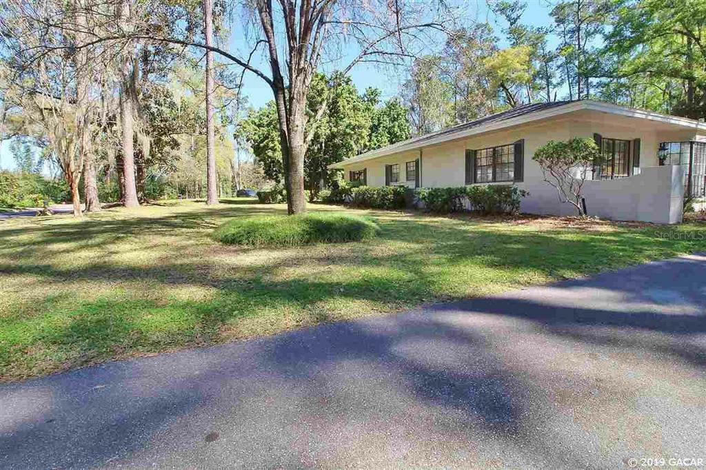 Property Photo:  2201 NW 26 Terrace  FL 32605 