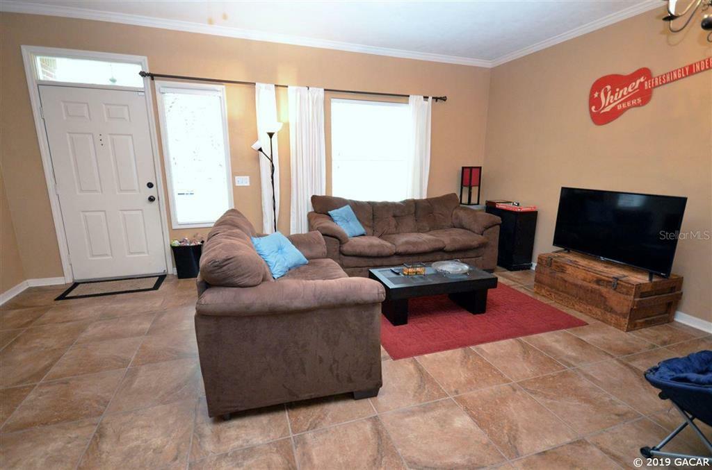 Property Photo:  525 NW 50th Boulevard  FL 32607 