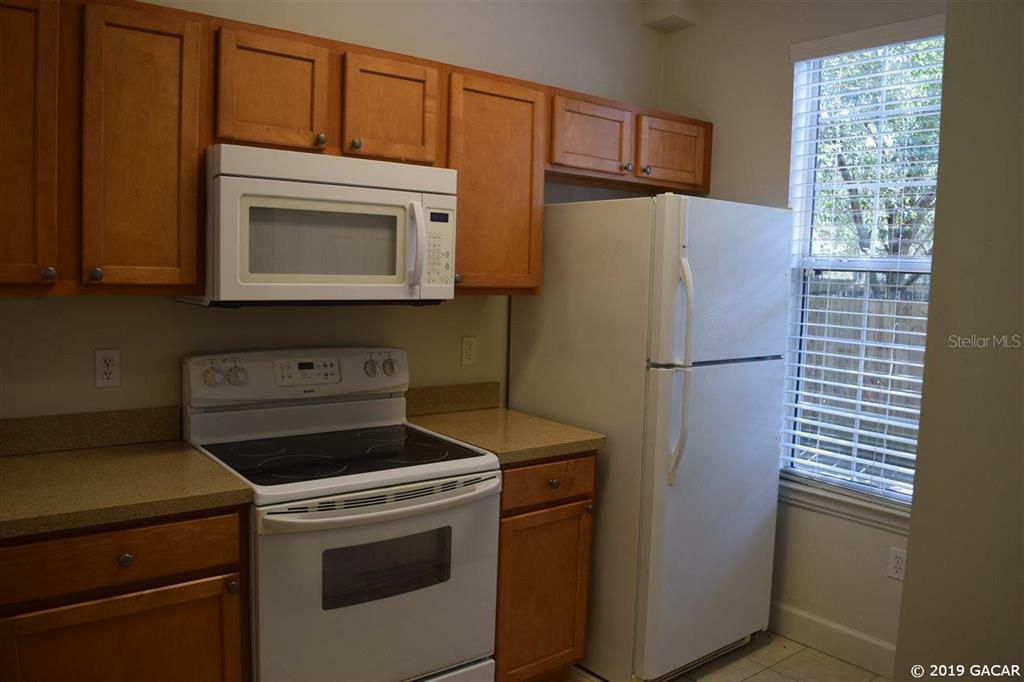 Property Photo:  851 NW 21st Avenue  FL 32609 