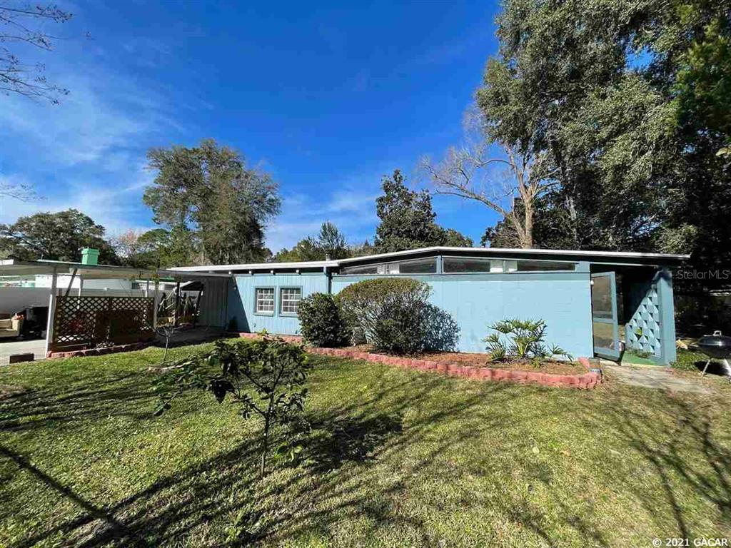 Property Photo:  3021 NE 10 Drive  FL 32609 