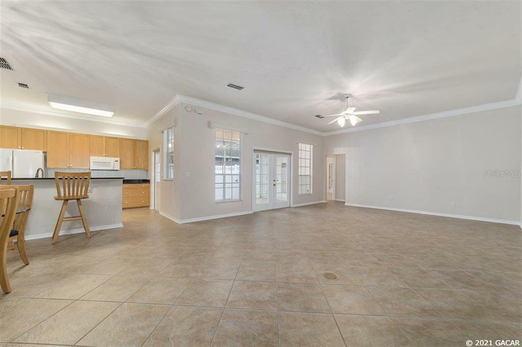 Property Photo:  105 NW 48th Boulevard  FL 32607 