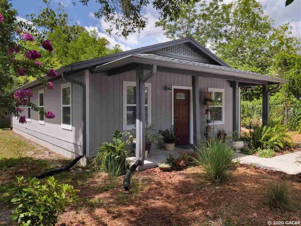 Property Photo:  825 SE 1st Avenue  FL 32601 