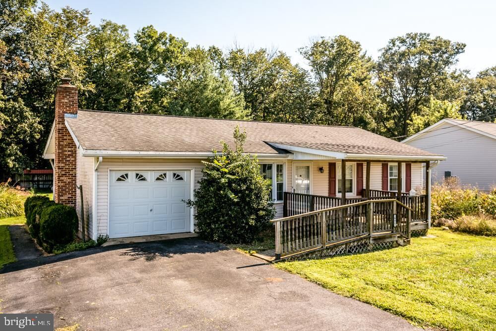 Property Photo: 309 Walnut Drive VA 22853