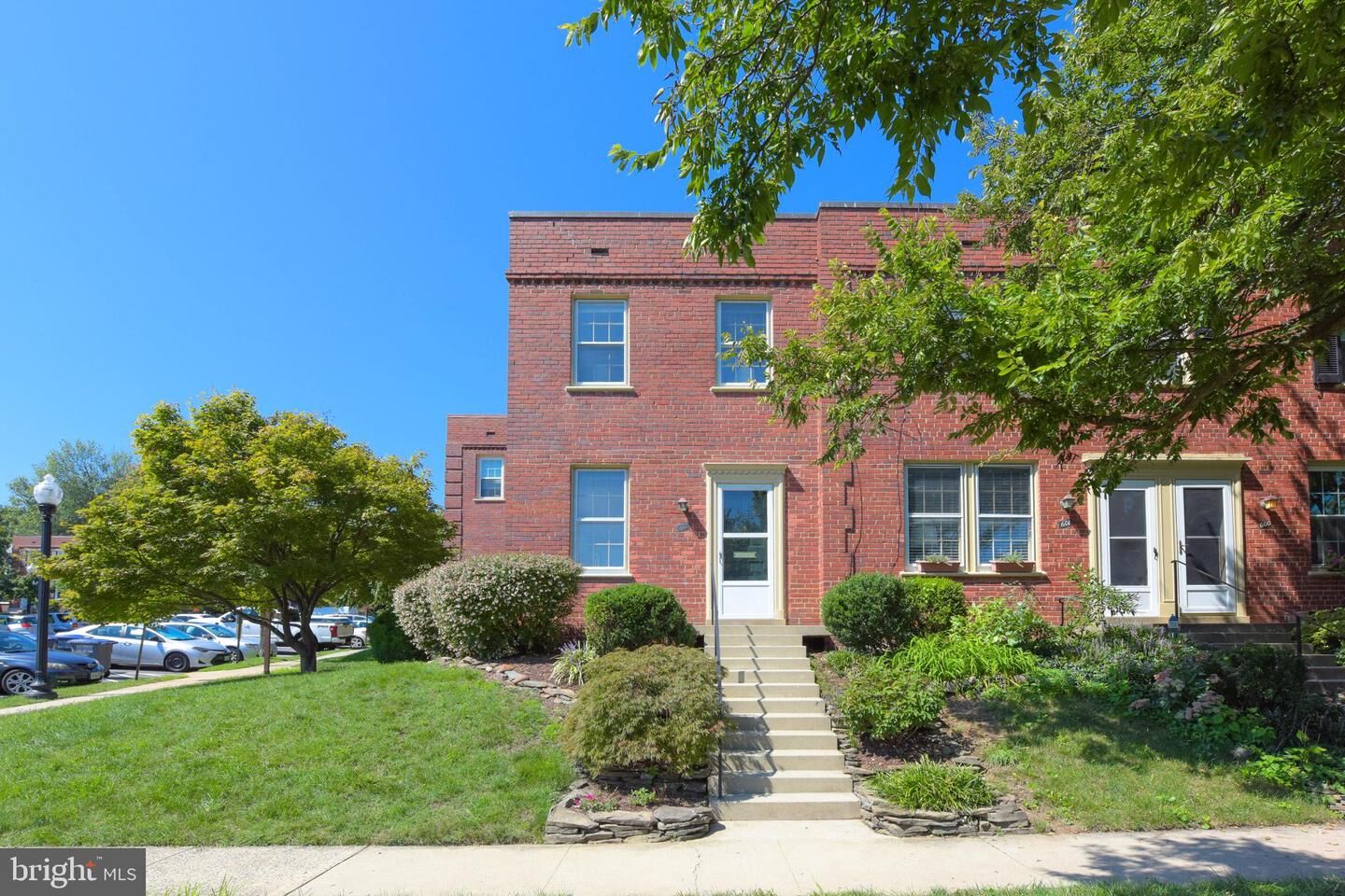 Property Photo: 1500 S Barton Street 602 VA 22204