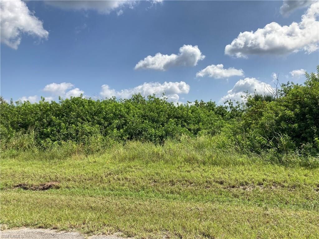 Property Photo: 3108 Pebble Lane FL 33935