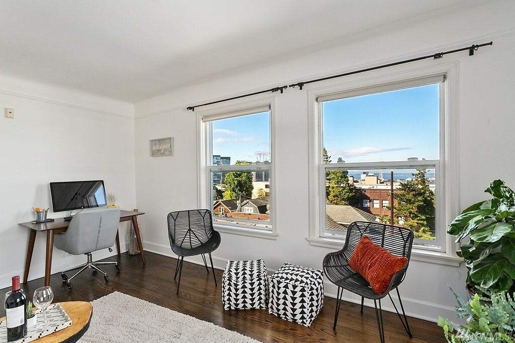 Property Photo: 325 Harvard Ave E 503 WA 98102