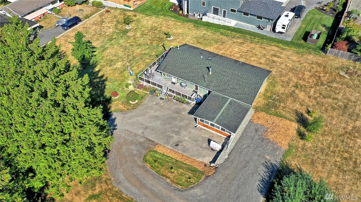 Property Photo:  7429 24th St SE  WA 98258 