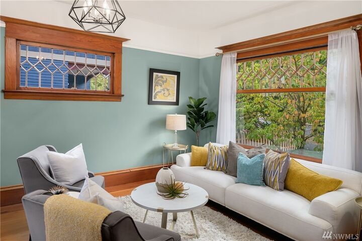 Property Photo: 218 18th Ave E WA 98112