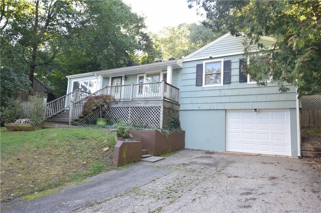 Property Photo:  4 Bungay Court  CT 06483 