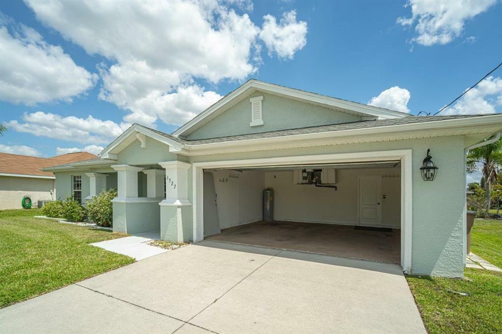 Property Photo:  1527 NE 34th Street  FL 33909 