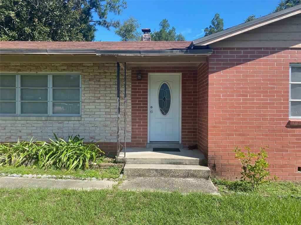 Property Photo:  2108 Vine Street  FL 34748 