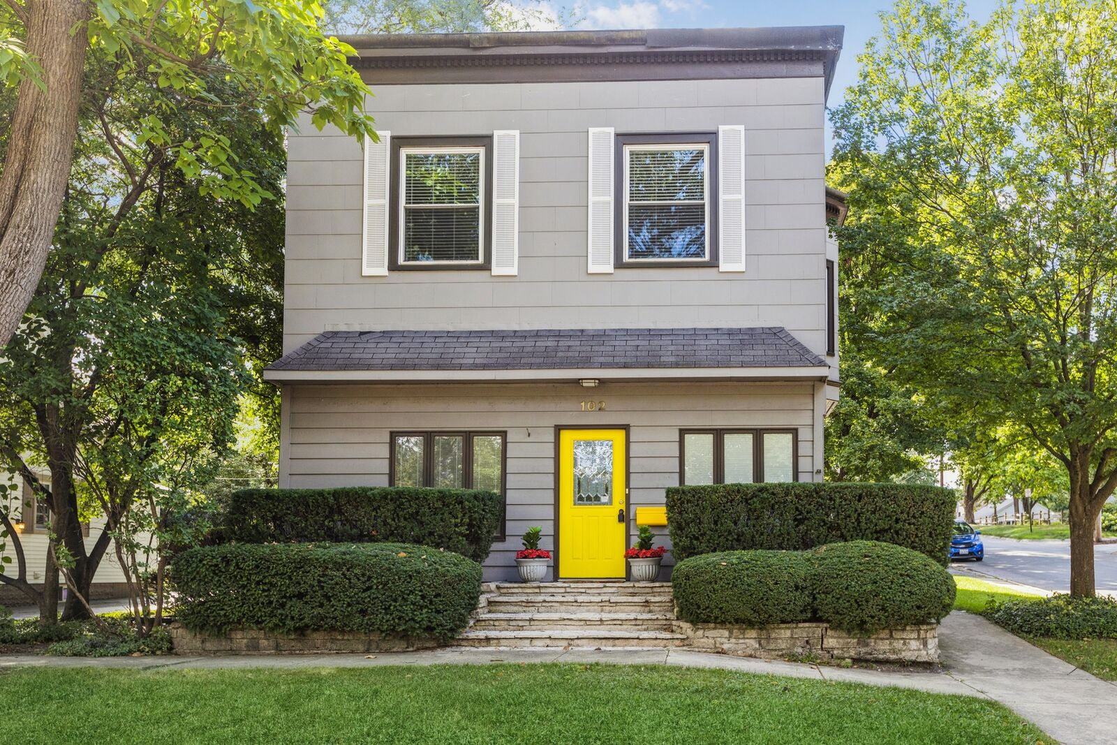Property Photo: 102 S Quincy Street IL 60521