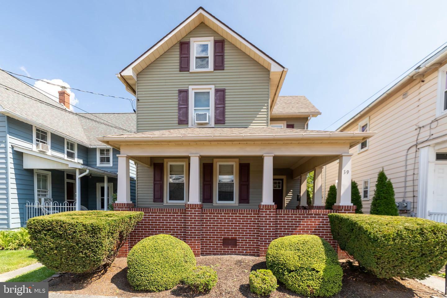 Property Photo:  39 N Hellertown Avenue  PA 18951 