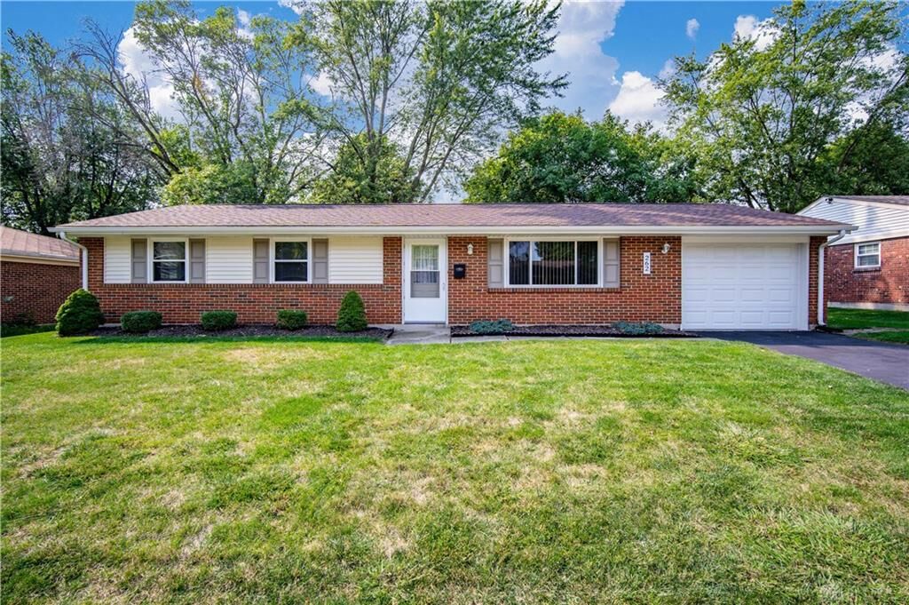 Property Photo: 262 Grantwood Drive OH 45449