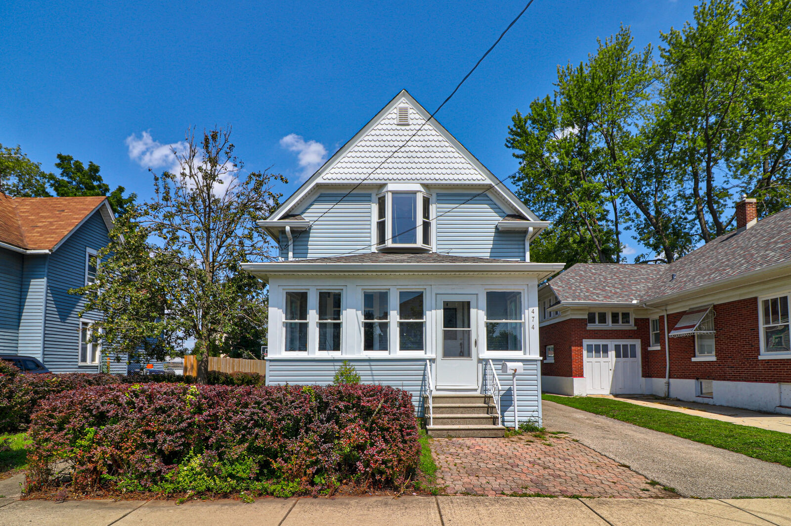 Property Photo:  474 Ann Street  IL 60120 