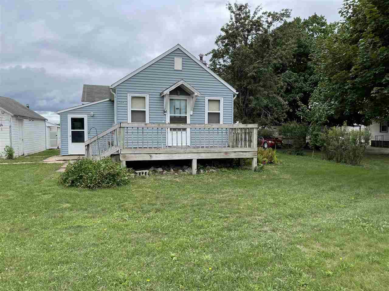 Property Photo:  109 S Main St  IA 50666 