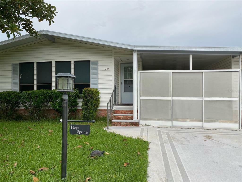 Property Photo:  925 Saint Andrews Boulevard  FL 32159 