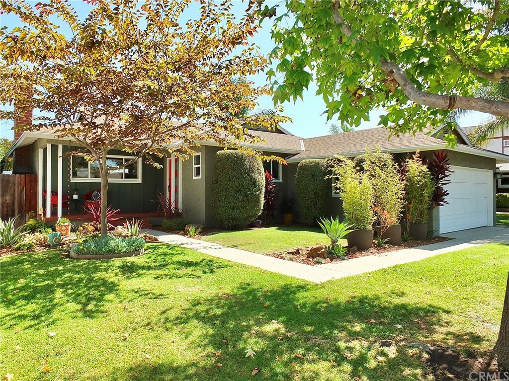 Property Photo: 3130 Petaluma Avenue CA 90808