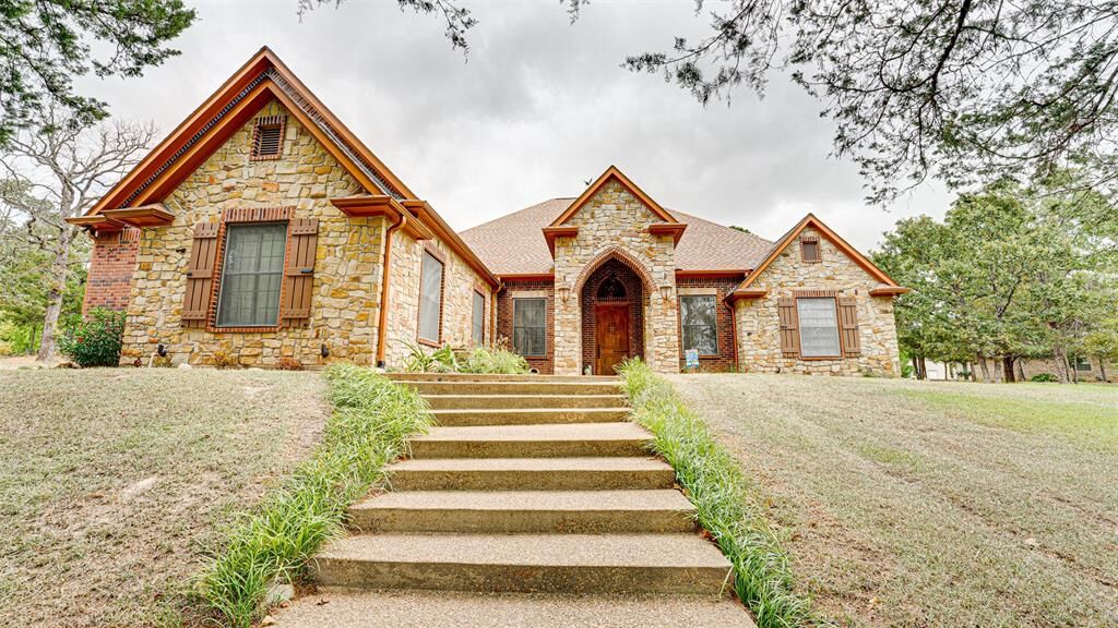 Property Photo: 304 County Road 2311 TX 75773