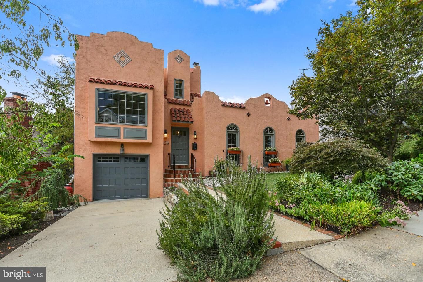 Property Photo:  408 Jackson Place  VA 22302 