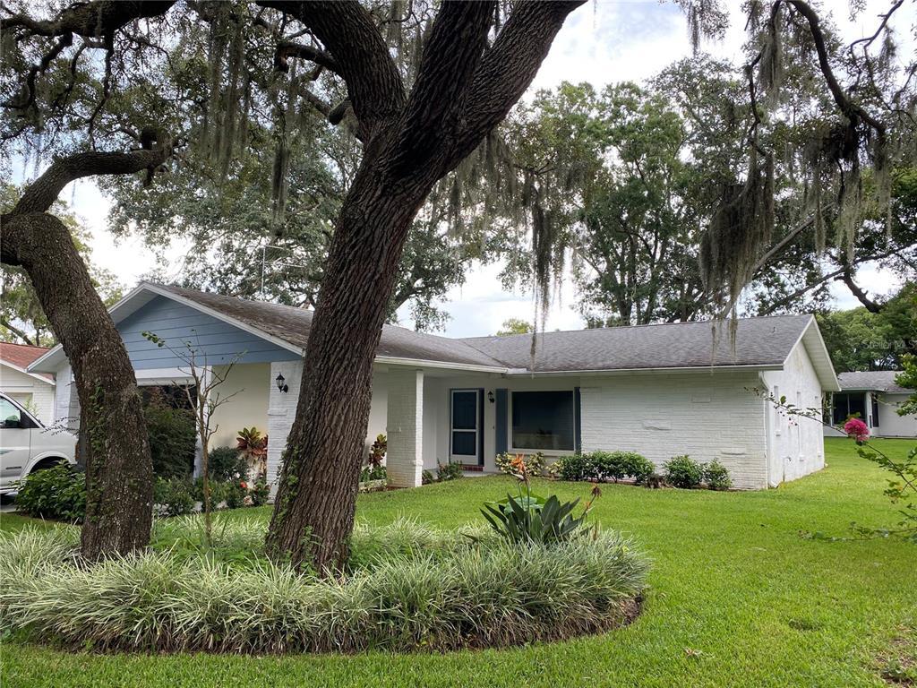 Property Photo: 10518 Calico Loop FL 34668