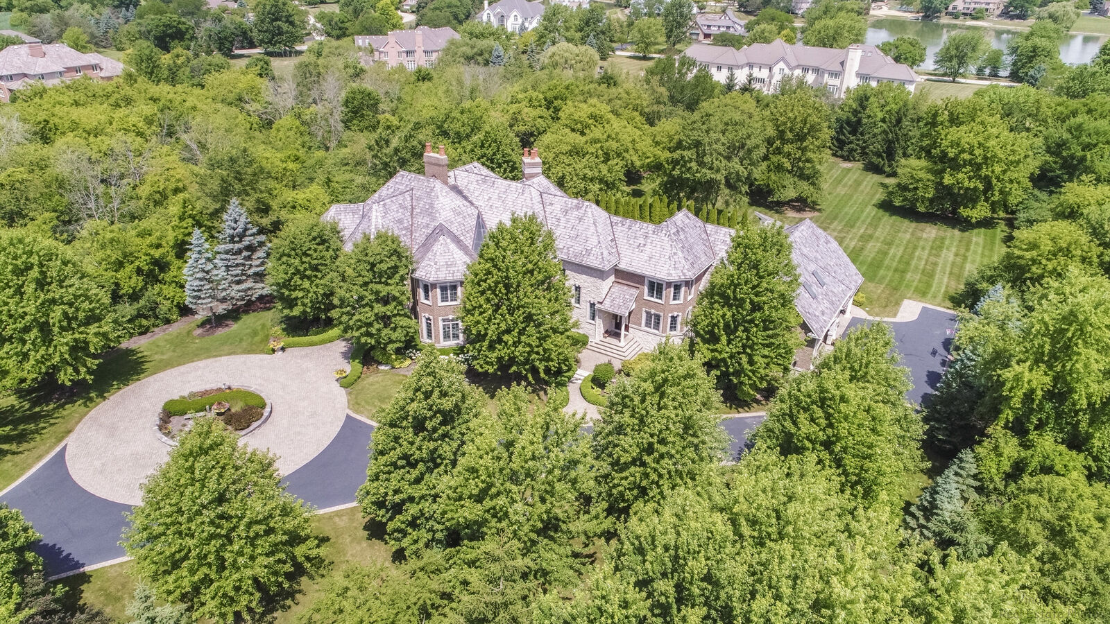 Property Photo: 38 W Penny Road IL 60010