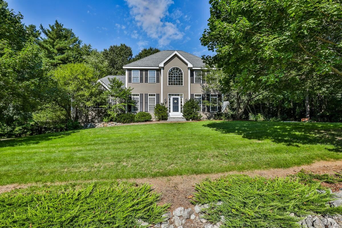 Property Photo:  9 Maverick Drive  NH 03032 