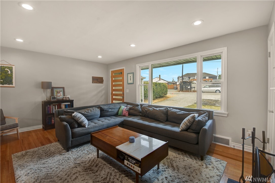 Property Photo: 11015 Woodley Ave S WA 98178
