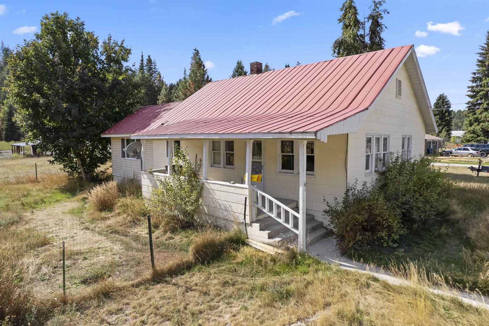 Property Photo: 201 W 8th St WA 99156