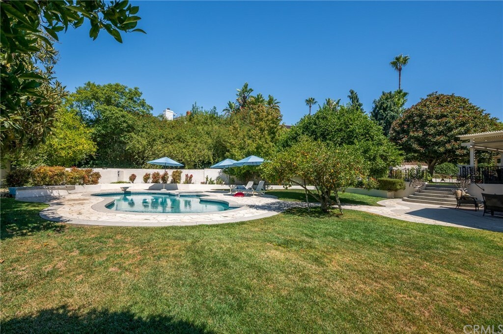 Property Photo: 17 Country Meadow Road CA 90274